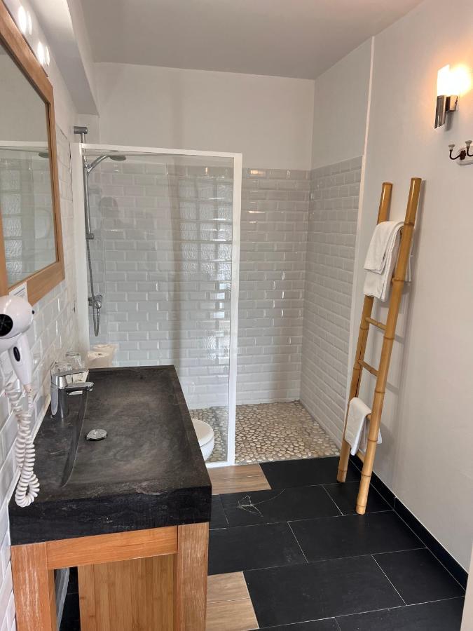 Logis Le Manoir Des Portes 3*