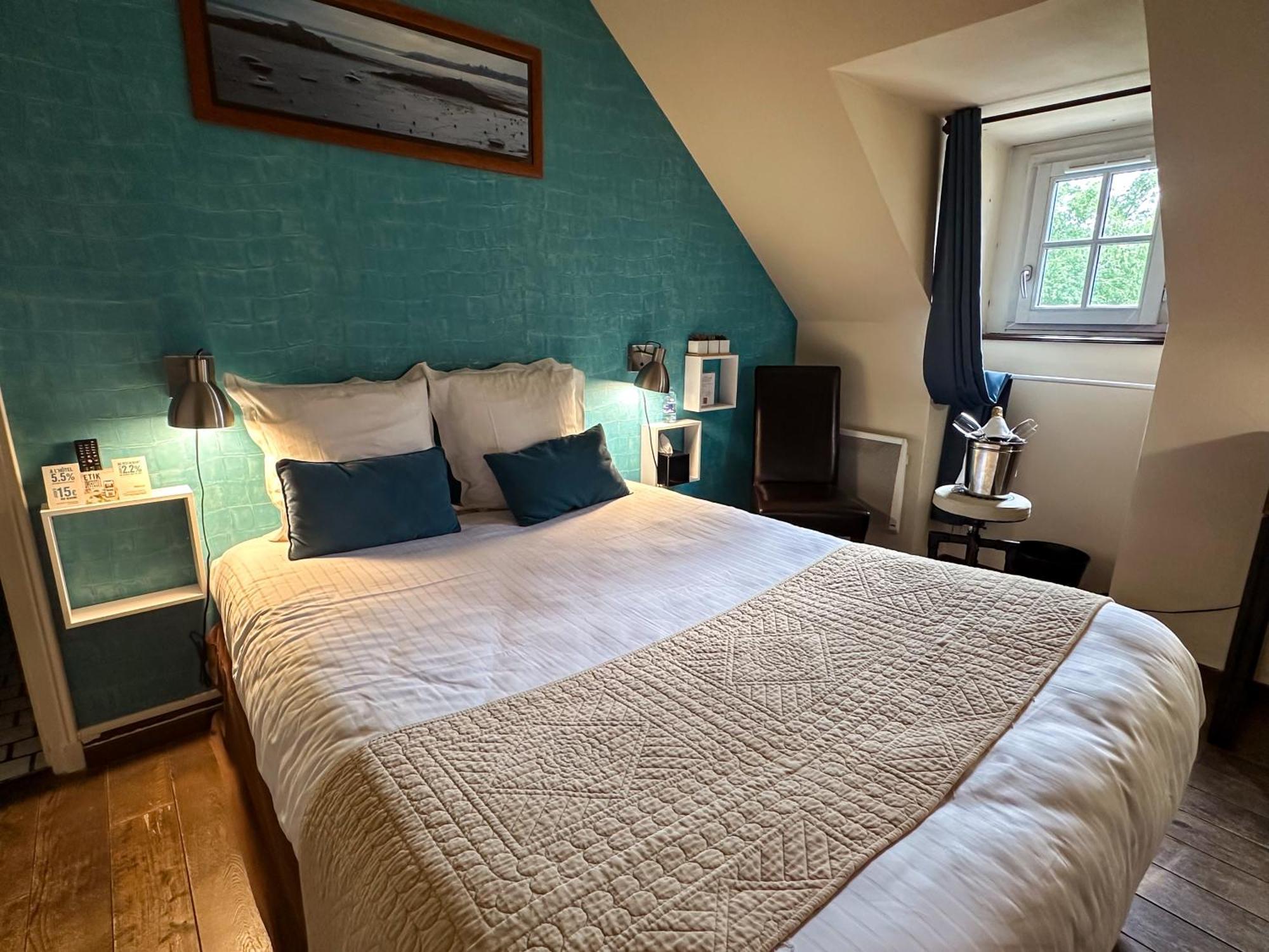 Hotel Logis Le Manoir Des Portes