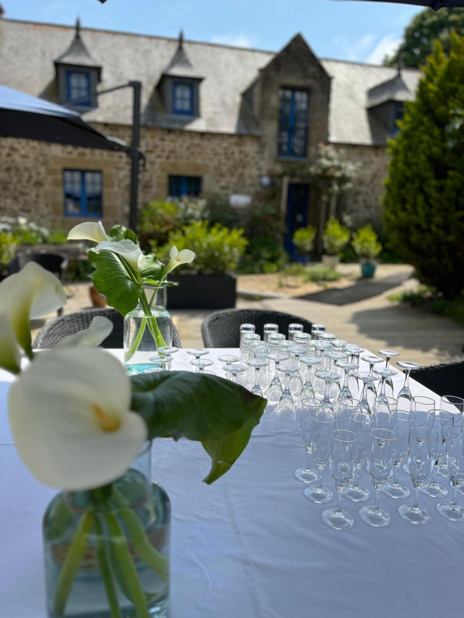 Hotel Logis Le Manoir Des Portes 3*