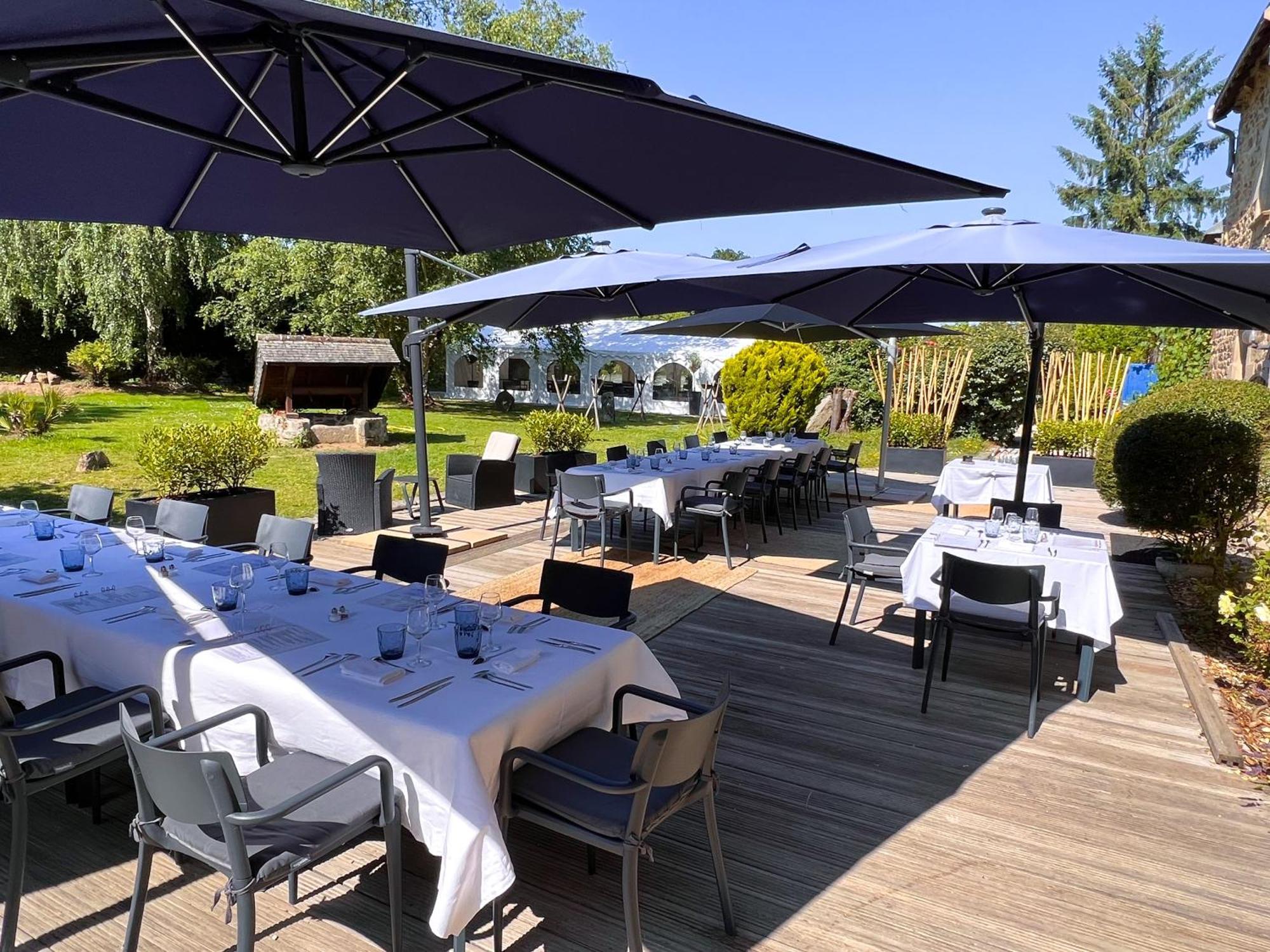 Hotel Logis Le Manoir Des Portes 3*