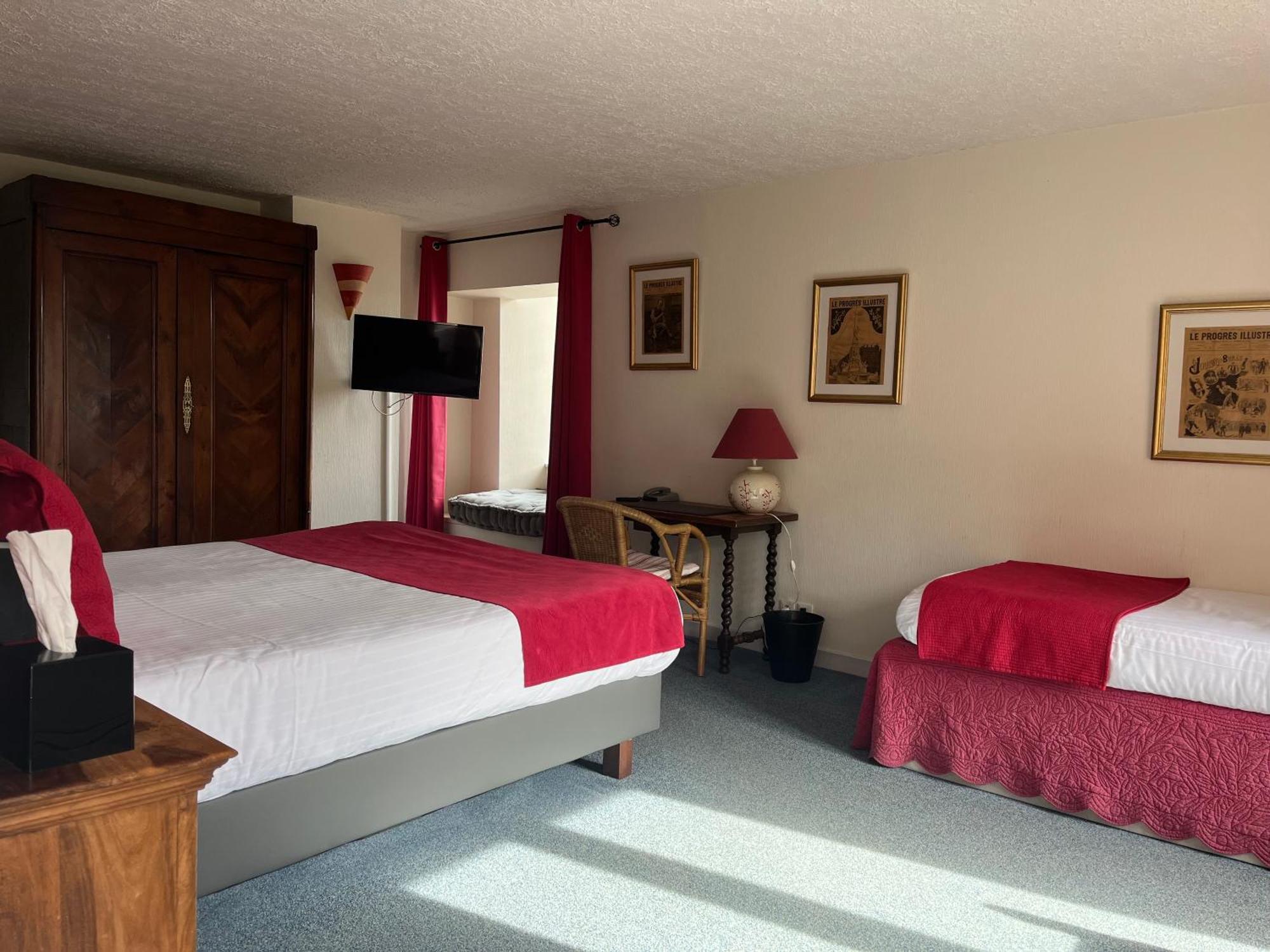 Hotel Logis Le Manoir Des Portes