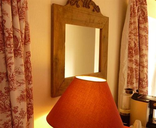Hotel Logis Le Manoir Des Portes 3*